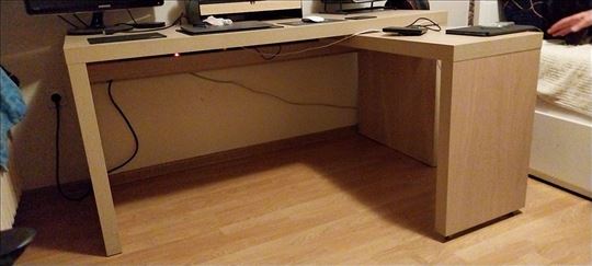 RADNI STO-MALO KORIŠĆEN