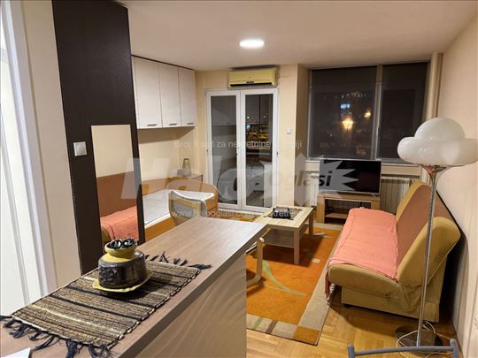 Renoviran stan u bloku 45 