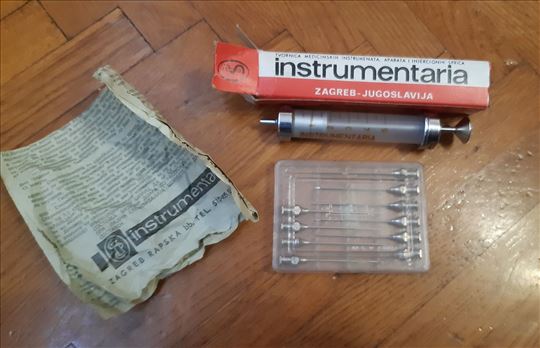 Stakleni spric Insrumentaria Zagreb