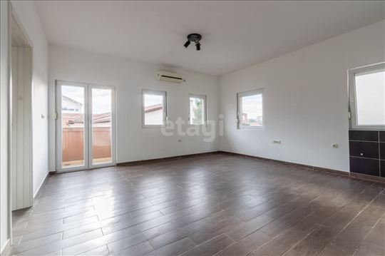 Stan na prodaju – Lekino brdo 3.5