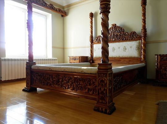 Stilski moderni krevet,puno drvo,novo