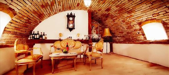 Strogi centar, triplex