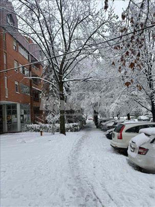 Trosoban stan Bežanijska kosa 1
