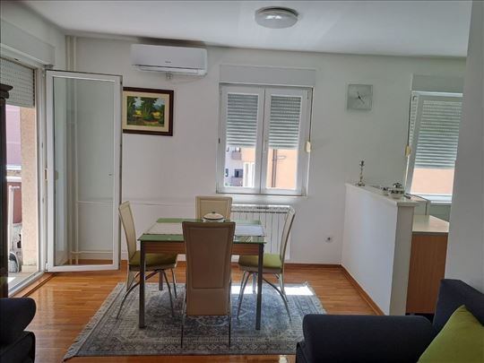 Bulevar,Živka Davidovica.Novogradnja,dvosoban,luks