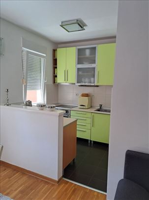 Bulevar,Živka Davidovica.Novogradnja,dvosoban,luks