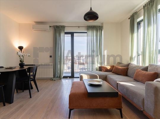 Direktan pogled na reku iz BW Simfonija