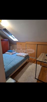 Izdajem gornji deo duplex-a 30m2, samo za devojke