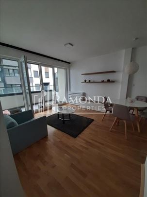 Izuzetan stan u kompleksu Sunnyville, Visnjicka ba