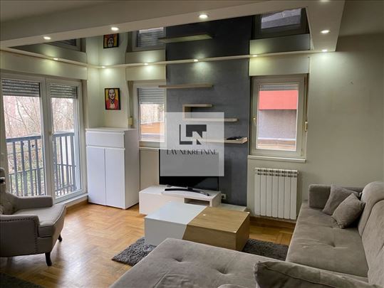 Lep i sređen stan na Voždovcu