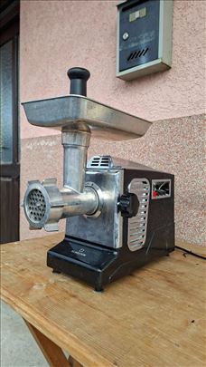 masina mlin za mlevenje mesa elektricni 