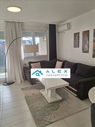 Odličan dvosoban stan sa garažnim mestom