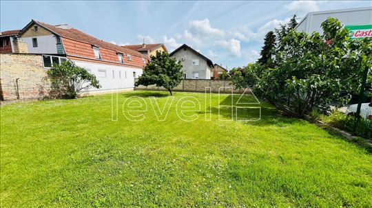 Plac,Novi Sad,Veternik,kv: 900.00, € 320000, ID: 7