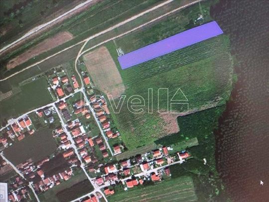 Plac,Petrovaradin,Sadovi,kv: 6195.00, € 2250000