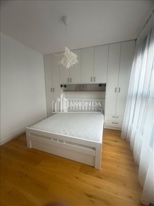 Prelep dvosoban stan u Zemunu ID#269