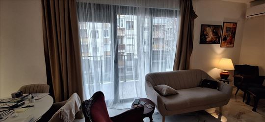 Prodaje se dvoiposoban stan na Aerodromu