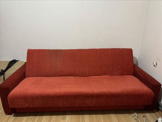 PRODAJEM DVA KREVETA