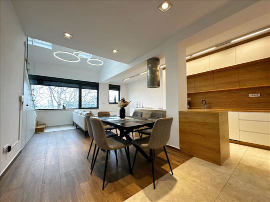 Senjak, Renoviran luks, dupleks, parking