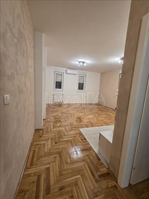 Stan,Novi Sad,Bulevar Evrope,kv: 49.00, € 130000, 