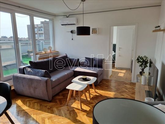 Stan,Novi Sad,Bulevar Oslobođenja,kv: 70.00, € 220