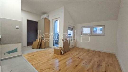 Stan,Novi Sad,Grbavica,kv: 31.00, € 80000