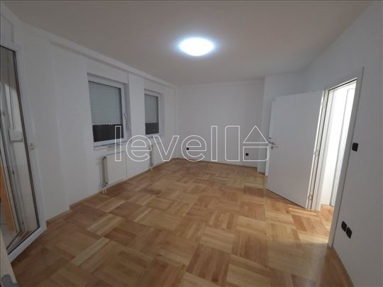 Stan,Novi Sad,Novo Naselje,kv: 43.00, € 126000