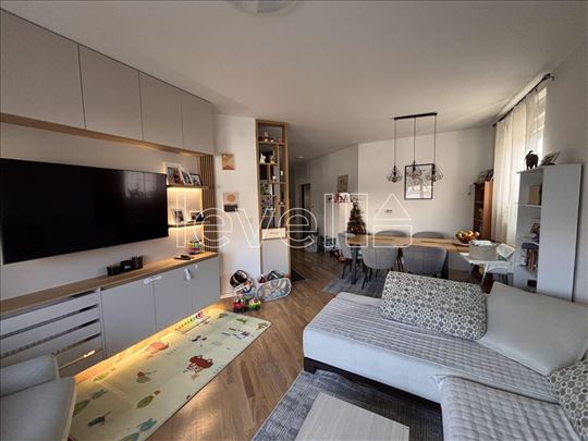 Stan,Novi Sad,Telep Južni,kv: 82.00