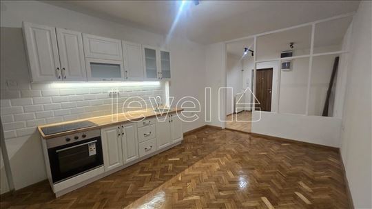 Stan,Novi Sad,Železnička Stanica,kv: 59.00, € 1450