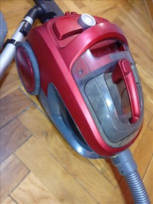 Usisivač GORENJE 2300 W bez kese kompletan 