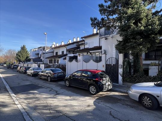 Vertikala kuće na prodaju