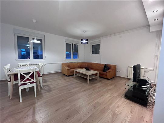 Višnjica, Flavijeve Legije, namešten