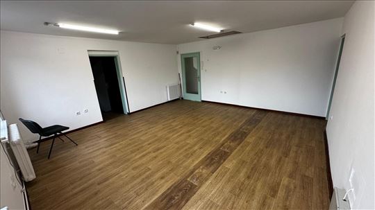 Zemun-Geteova, 225m2, stan i PP,  garaža+parking