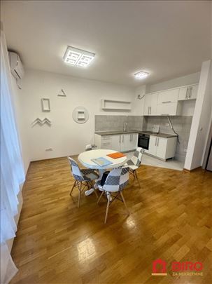 -Retko u ponudi, Dobanovačka 45 m2 parking u ceni-