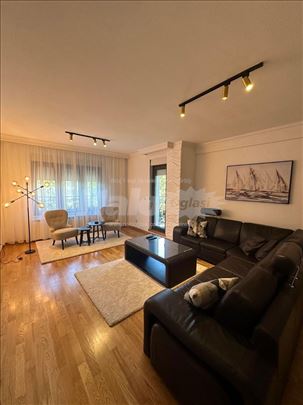 Bulevar  - odličan 3.0 sa garazom PET FRIENDLY 