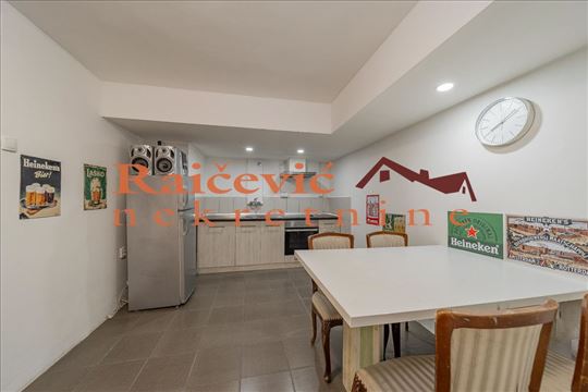 Centar, Savska, 2.5, 43 m2, bez terase, PR od VI