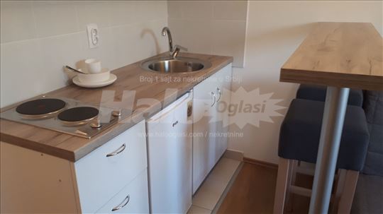 Garsonjera u Zelezniku   13 + 4 m2    210 €