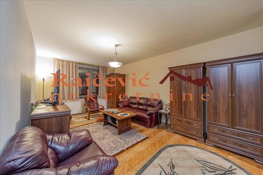 Gradska bolnica, Cingrijina, 4.0, 104 m2 sa T