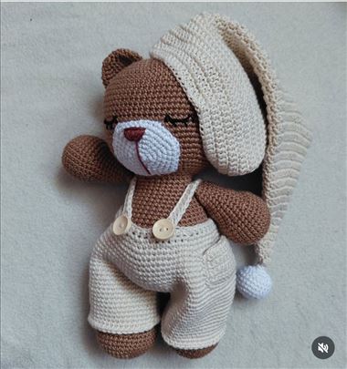 Heklana igračka meda, amigurumi