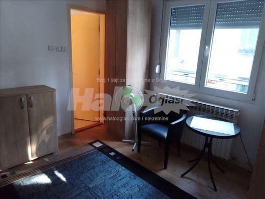 Izdajem nameštenu garsonjeru - Ćukovac, Zemun