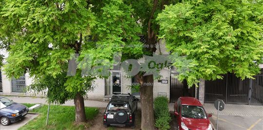 Karađorđeva 21-Pančevo-dva nivoa 188m2