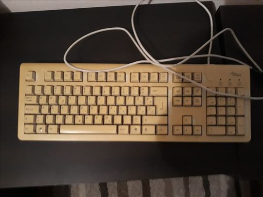 Kompjuter, računar Fujitsu Siemens