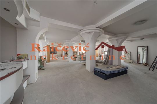 Labudovo brdo, PP 365m2 - za restoran ili kao kanc