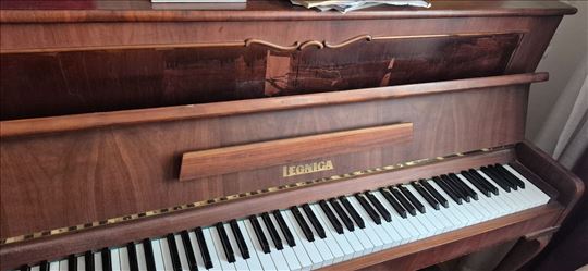 Legnica klavir/pianino