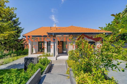 Lipovica, Izvorska, 6.0 kuca od 393 m2, bazen, gar