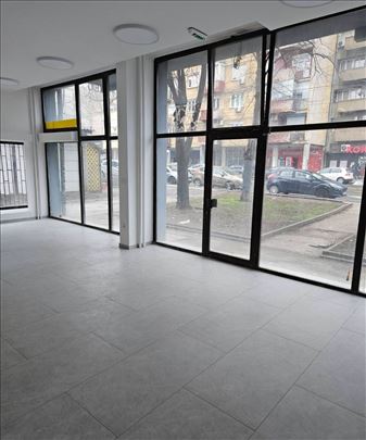 Lokal površine 63m2  u ul. Vojvode Stepe  Useljiv 