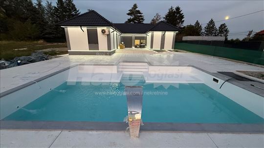 Luksuzna kuća sa bazenom-Kosmaj(Babe)