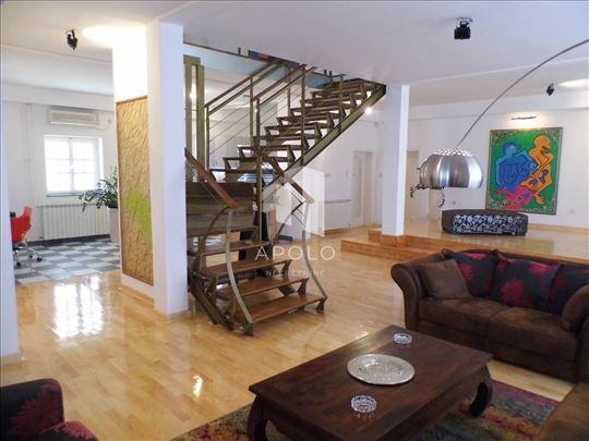 Luksuzna Kuća sa bazenom – Zvezdara