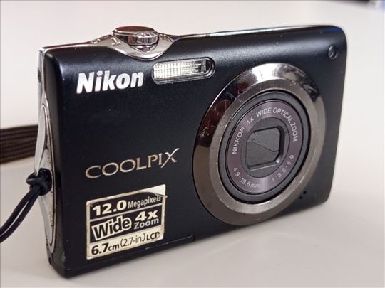 NIKON Coolpix S3000 (na stanju)