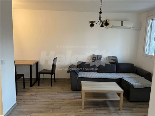 Novi Beograd Fontana 1.5 soba kompletno renoviran