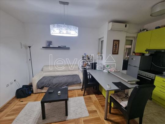 Stan,Novi Sad,Socijalno,kv: 45.00, € 135000, ID: 1