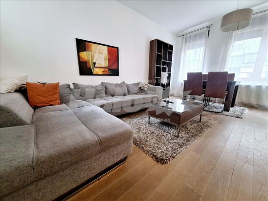 Vračar- odličan 3.0 stan sa garazom 